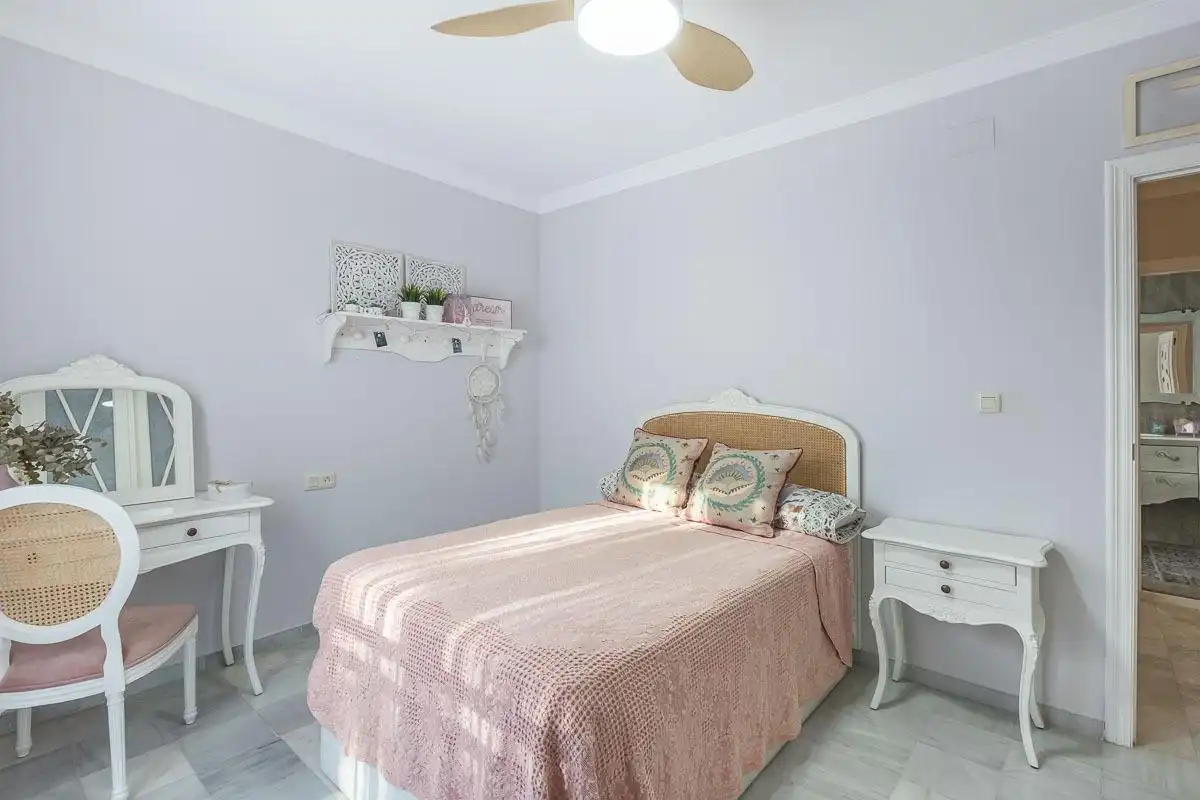 Habitación de Casa adosada en venta en Motril con Terraza y Alarma