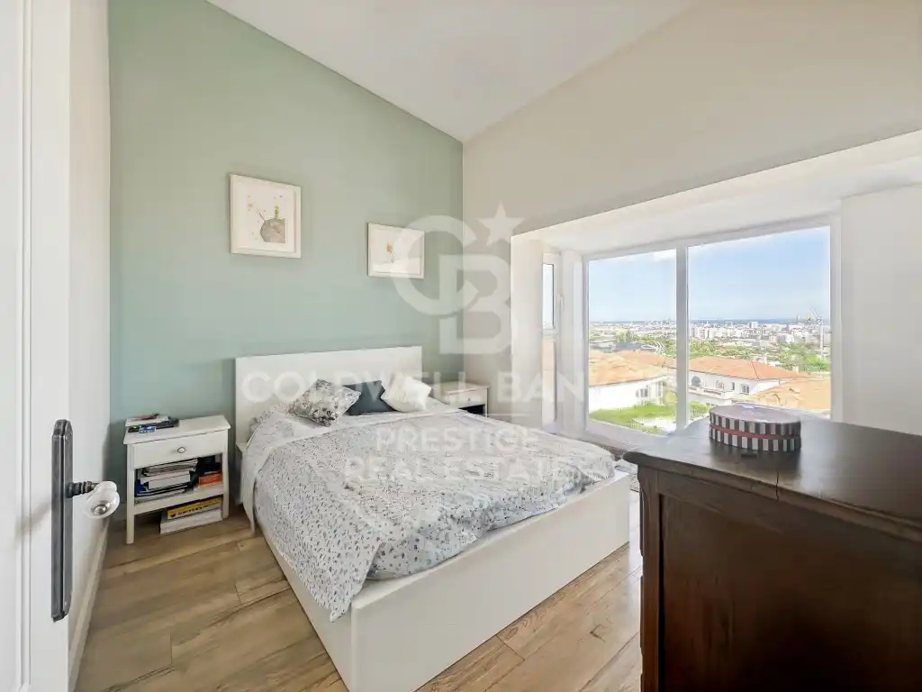 Habitación de Casa o chalet en venta en Barcelona