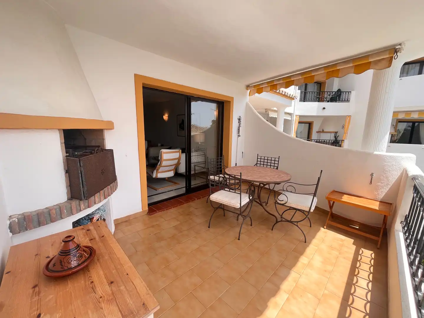 Terrasse von Maisonette zur Miete in Marbella mit Klimaanlage, Terrasse und Möbliert