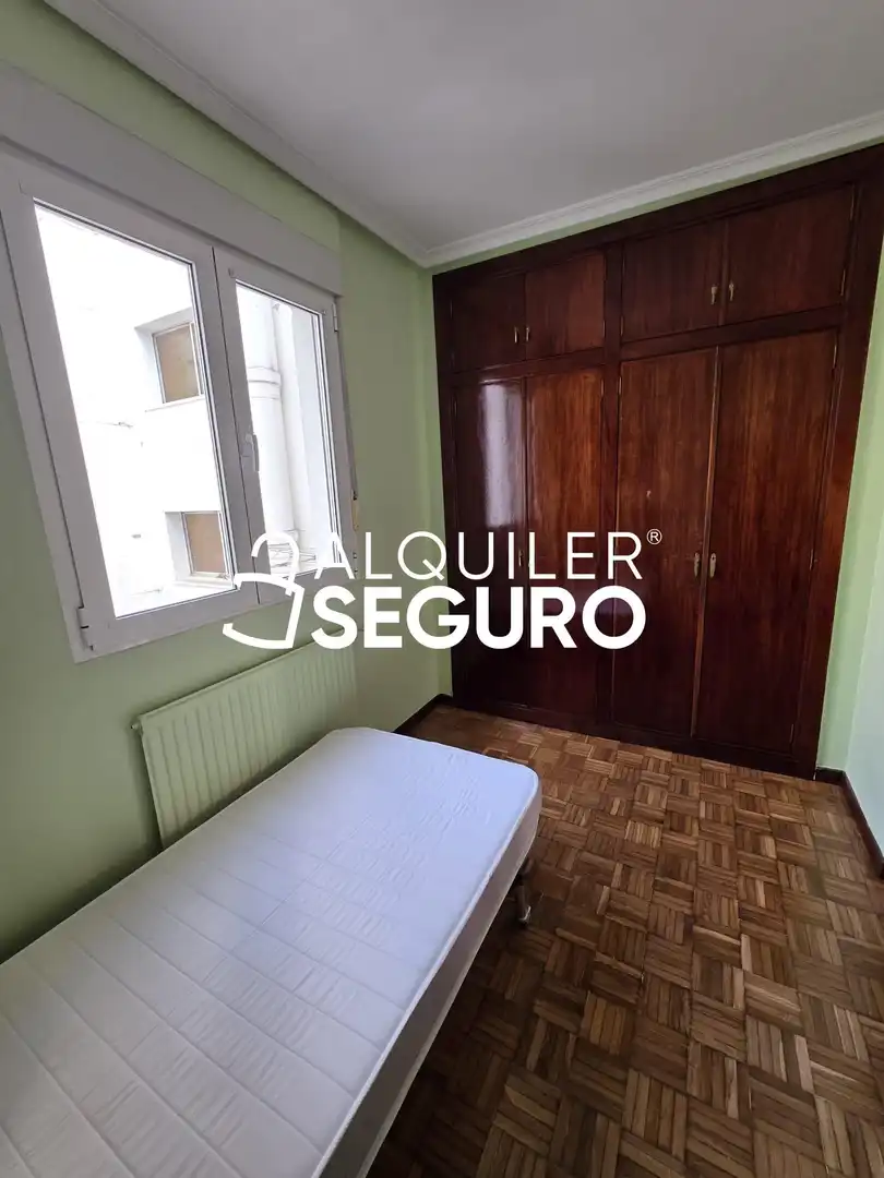 Schlafzimmer von Wohnung zur Miete in Tardajos mit Heizung und Möbliert