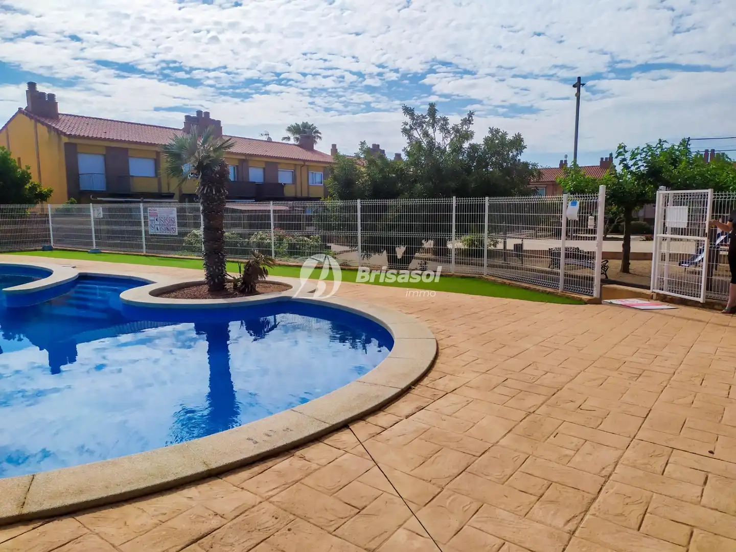 Piscina de Casa adosada en venta en Cambrils con Aire acondicionado, Calefacción y Jardín privado