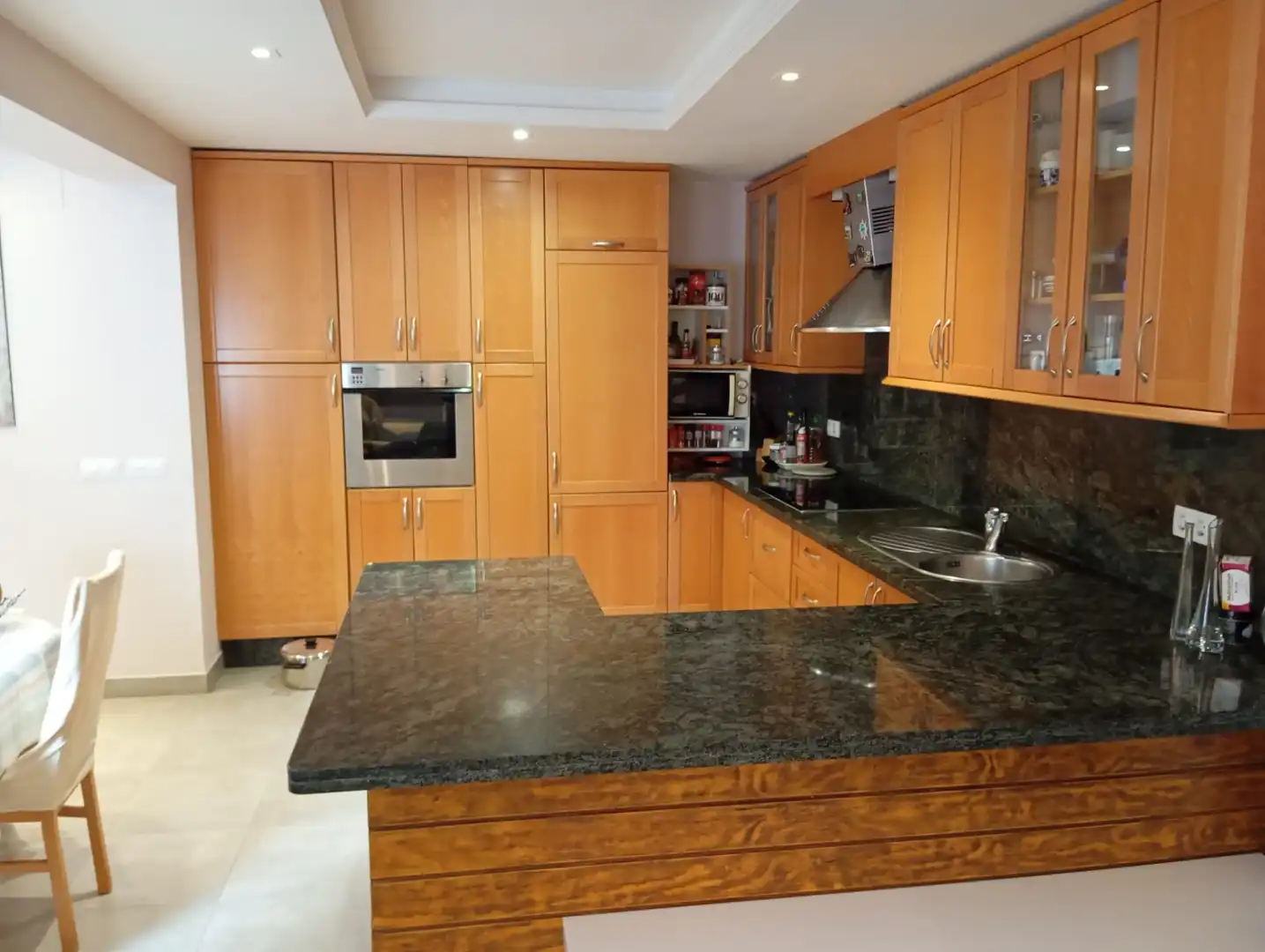 Cuina de Pis en venda en Marbella amb Aire condicionat i Terrassa