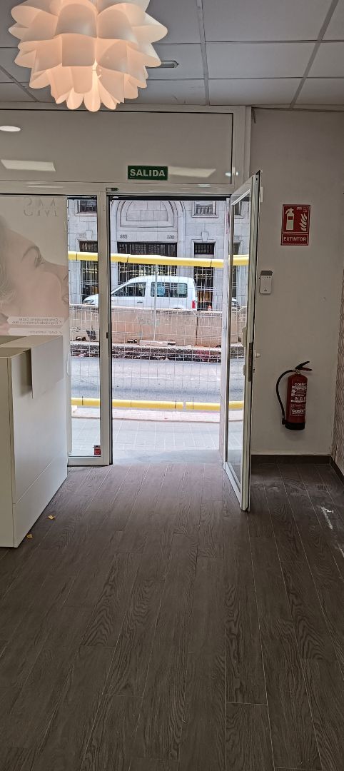 Premises to rent in  Barcelona Capital  with Air Conditioner and Alarm