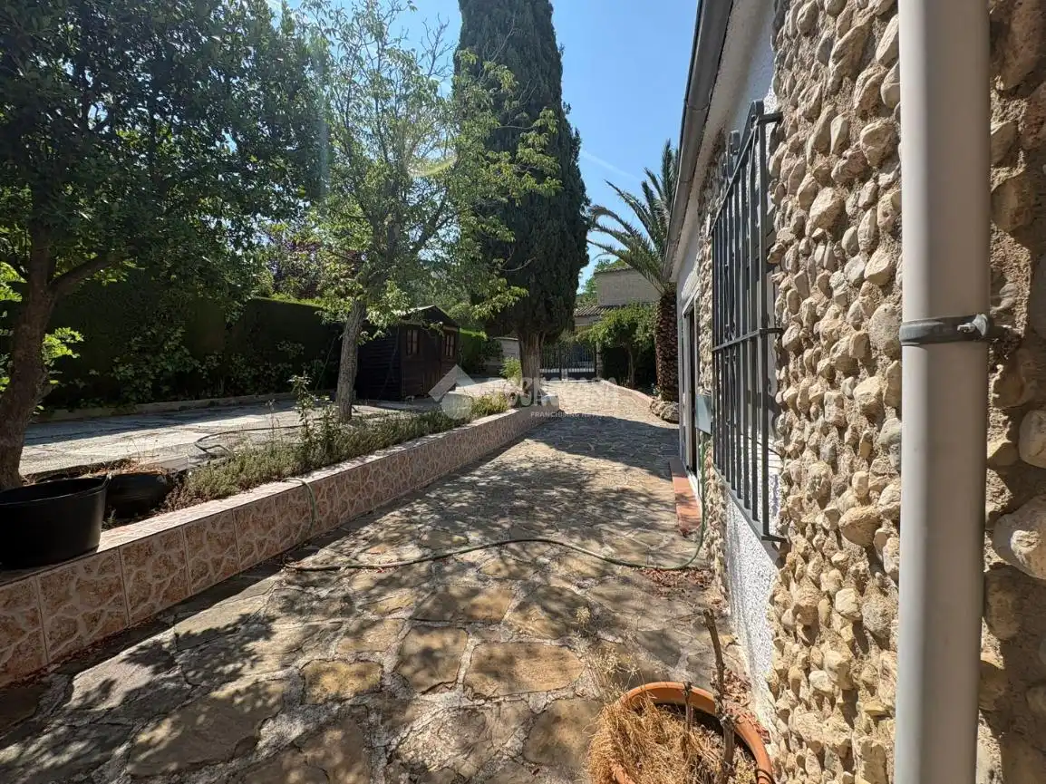 Vista exterior de Casa o xalet en venda en Fuensanta de Martos amb Aire condicionat, Calefacció i Balcó