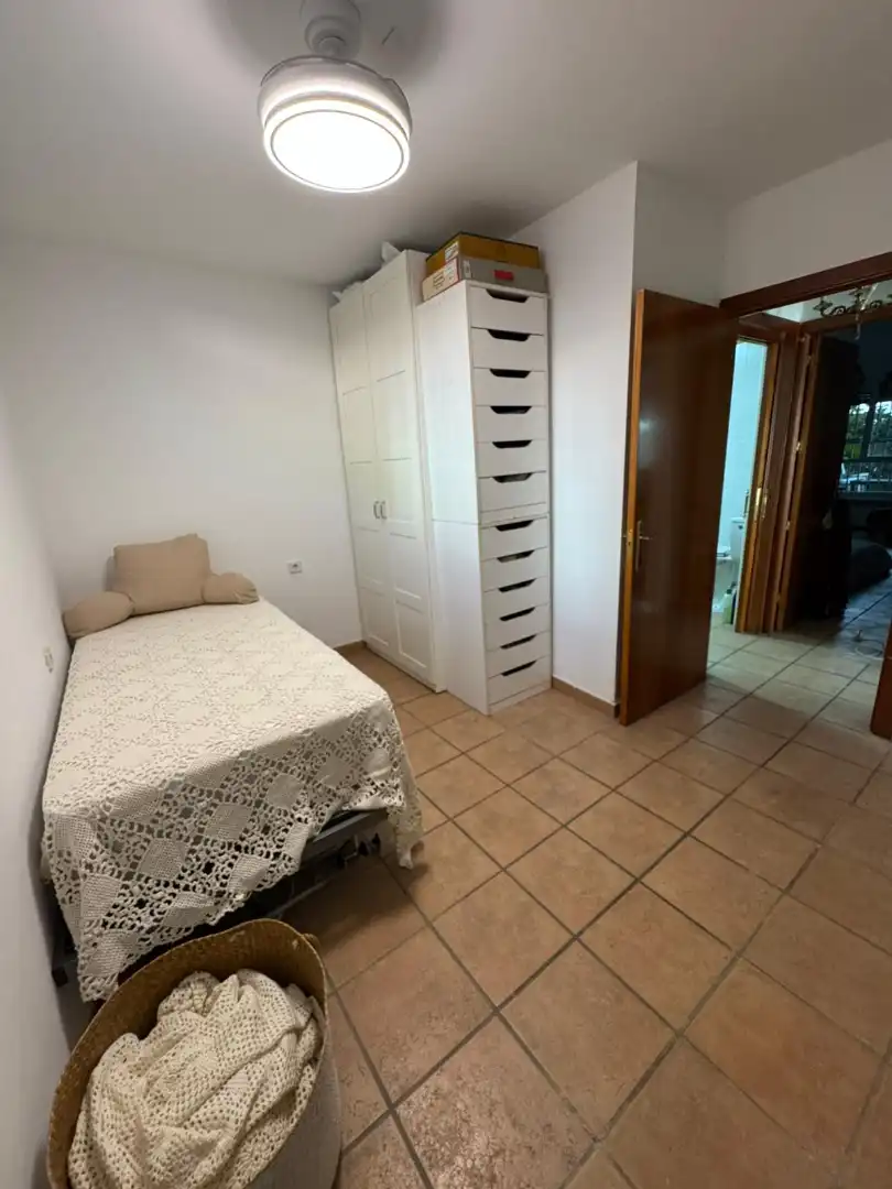 Habitación de Casa o chalet en venta en Madrid con Calefacción y Jardín privado