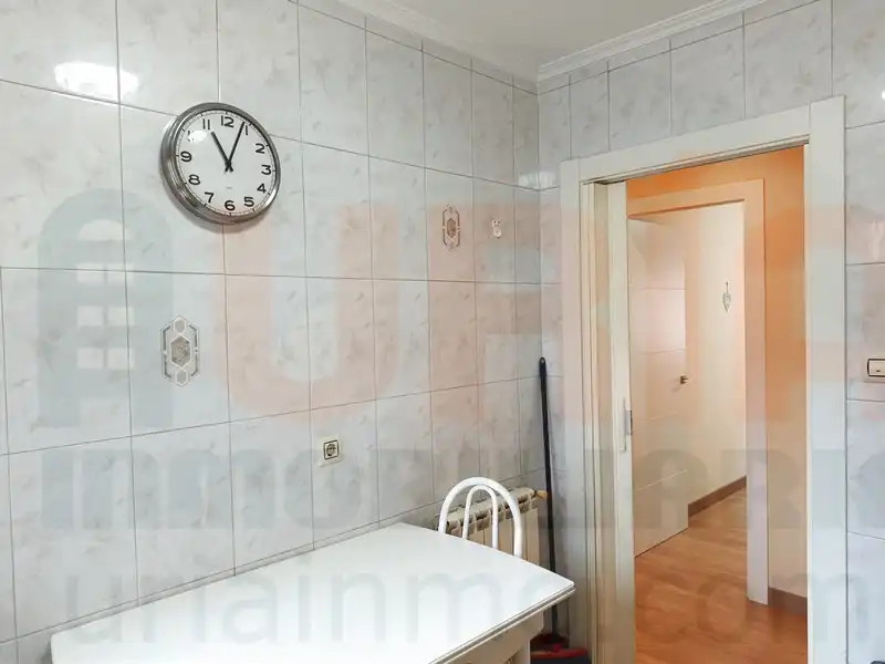 Cocina de Piso en venta en Oviedo  con Calefacción, Amueblado y Horno