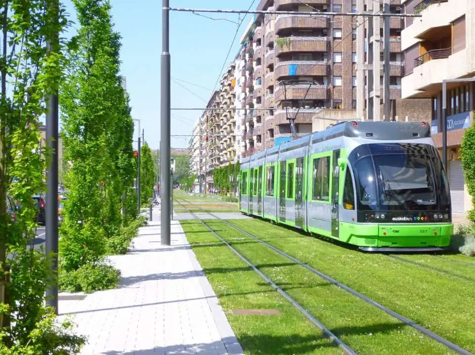 Local comercial de lloguer a Avenida Gasteiz