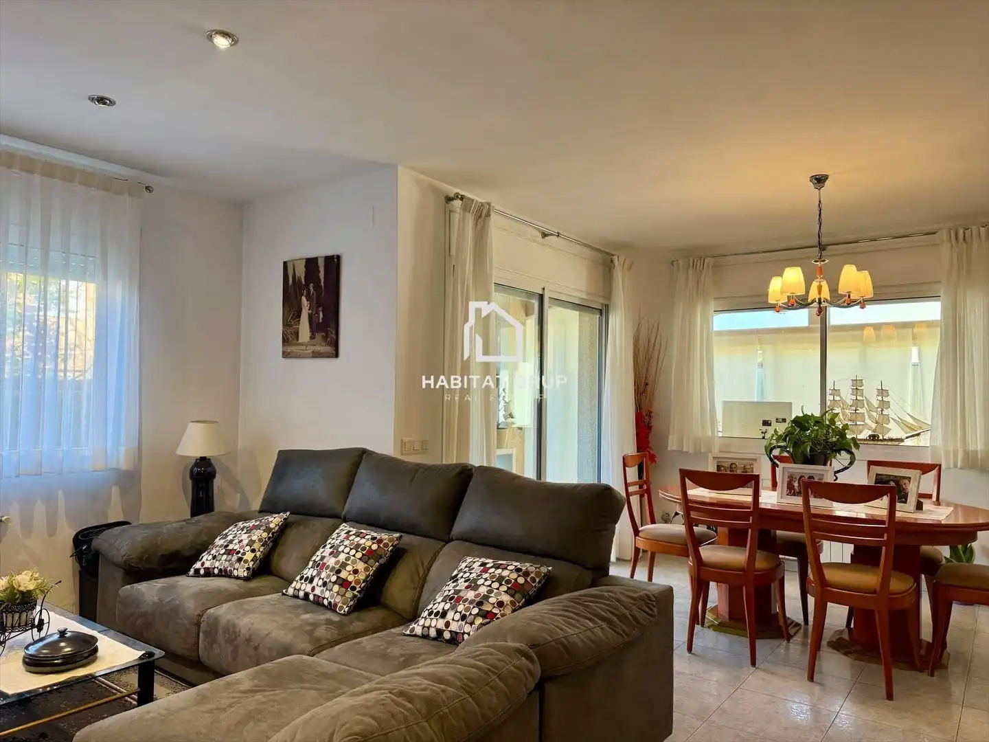 Sala de estar de Casa adosada en venta en Sant Gregori con Aire acondicionado, Calefacción y Jardín privado
