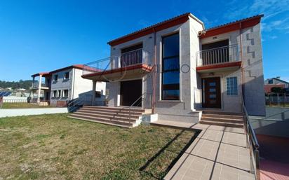 Exterior view of House or chalet for sale in Sanxenxo  with Private garden and Terrace