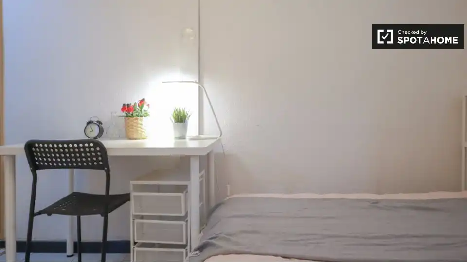 Room in Opañel