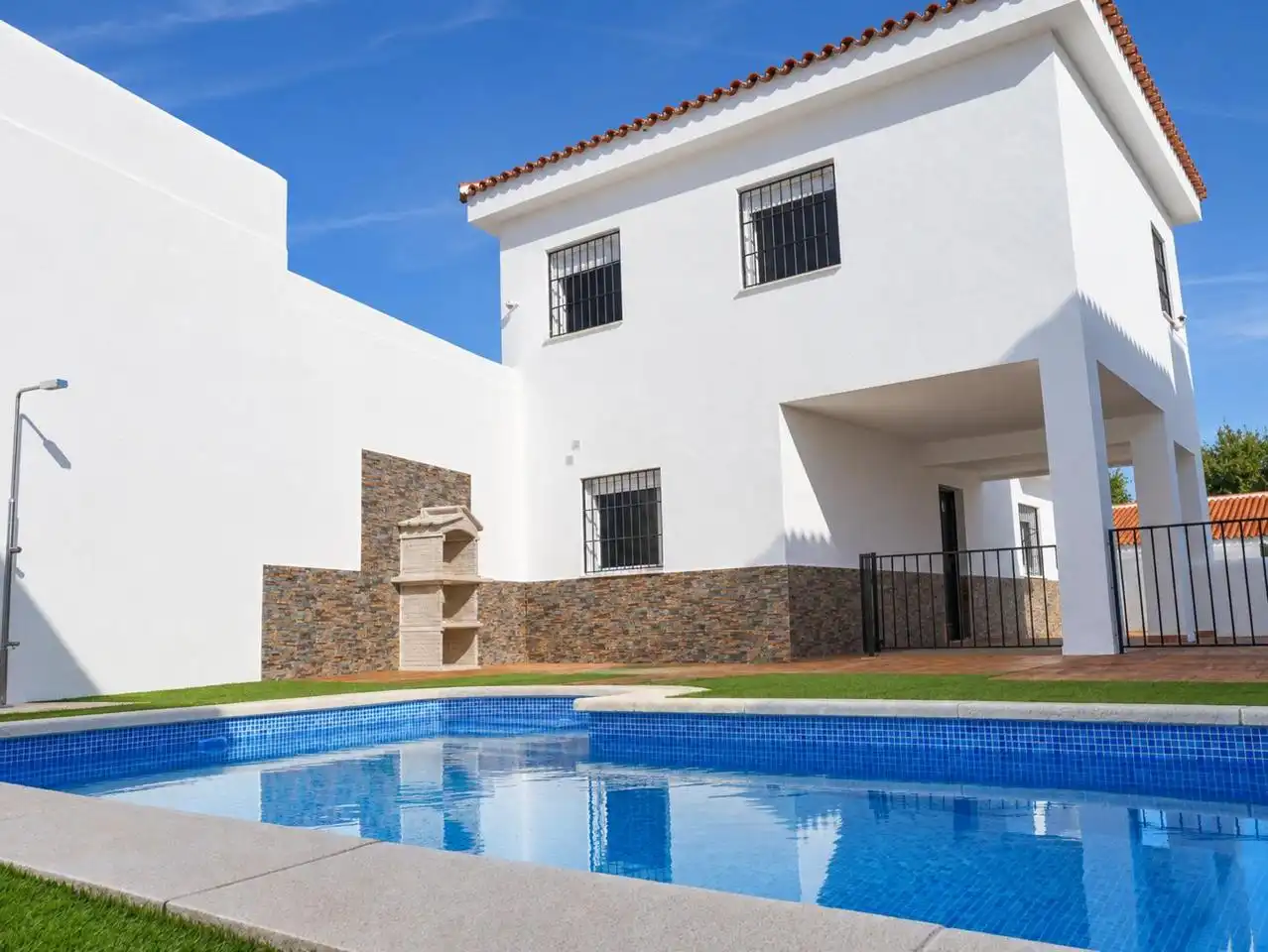Schwimmbecken von Haus oder Chalet zum Verkauf in El Ronquillo, Sevilla