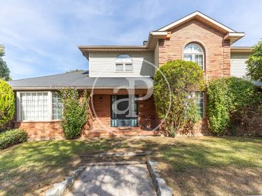 Casa con jardín en venta en Passeig del Nard