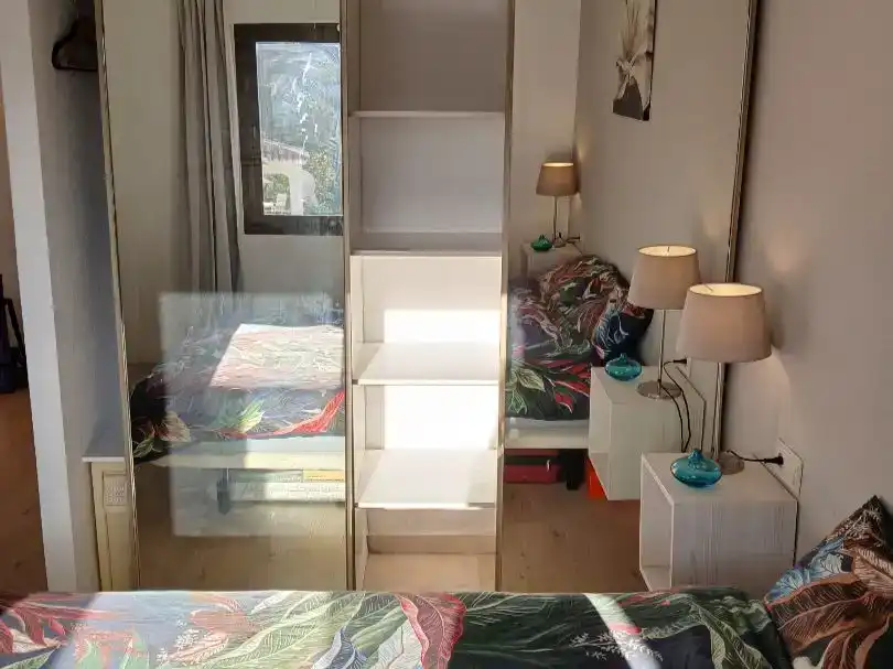 Dormitori de Apartament de lloguer en Mijas amb Aire condicionat i Piscina
