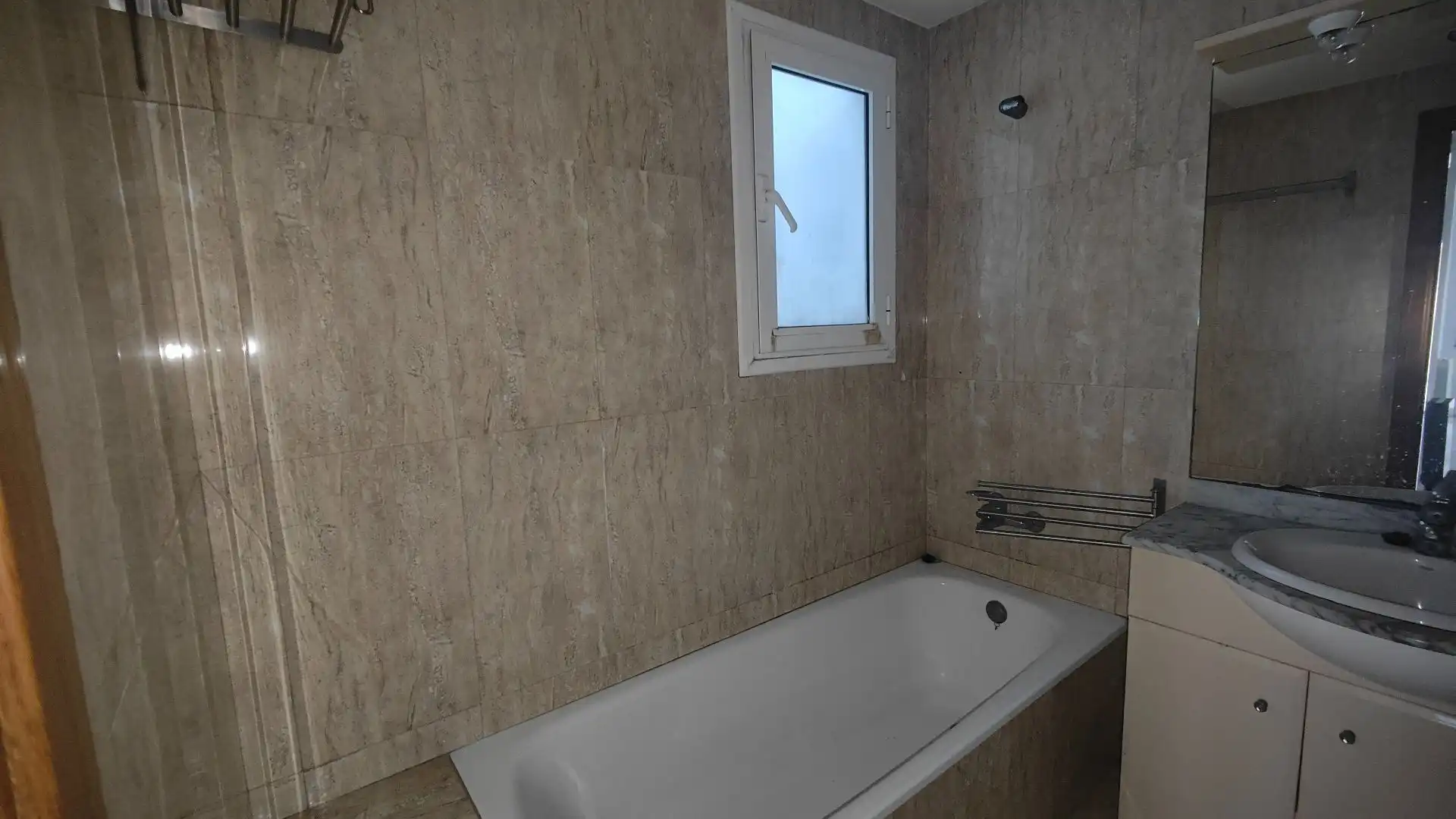 Bathroom of Flat for sale in Vilafranca del Penedès  with Heating, Terrace and Community pool