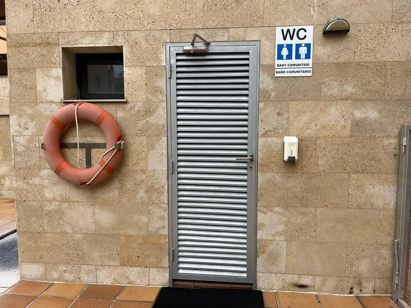 Außenansicht von Wohnungen zum Verkauf in Lloret de Mar mit Klimaanlage, Heizung und Abstellraum
