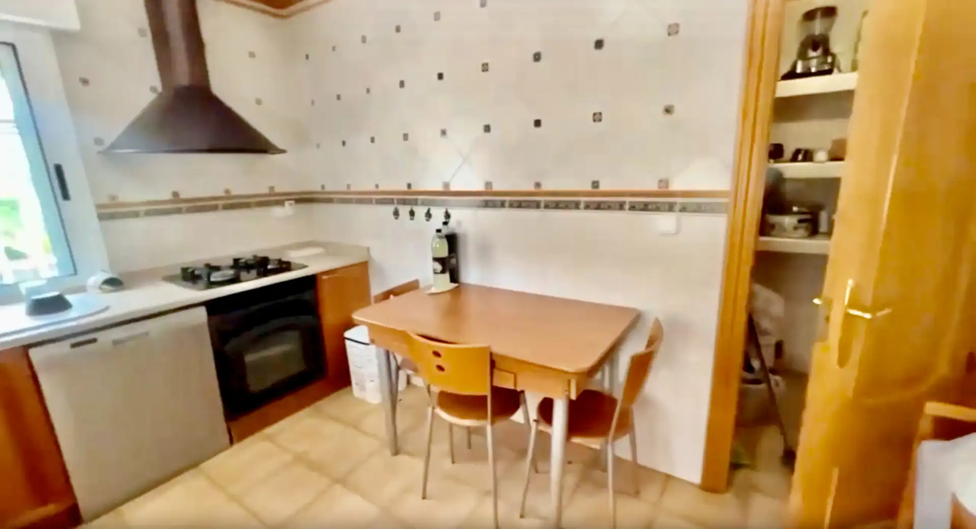 Cocina de Casa o chalet en venta en Elda con Aire acondicionado, Jardín privado y Terraza