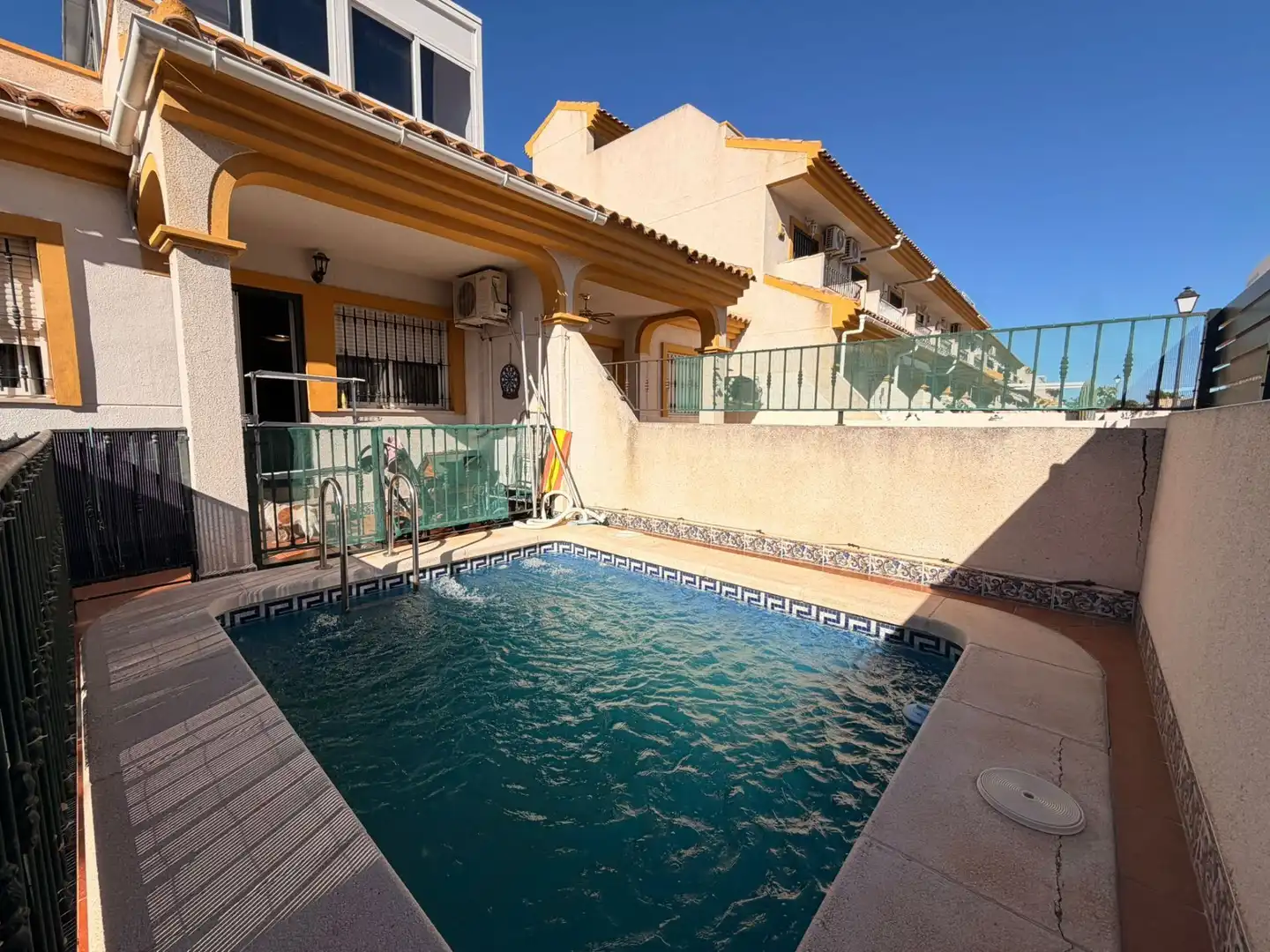 Adossat amb piscina en venda a antonio soriano bri, imagen 2