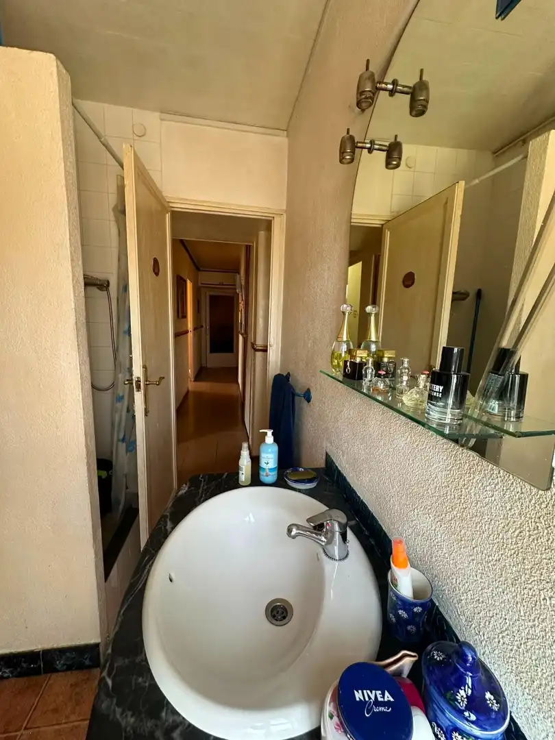 Bany de Apartament en venda en Barcelona amb Aire condicionat