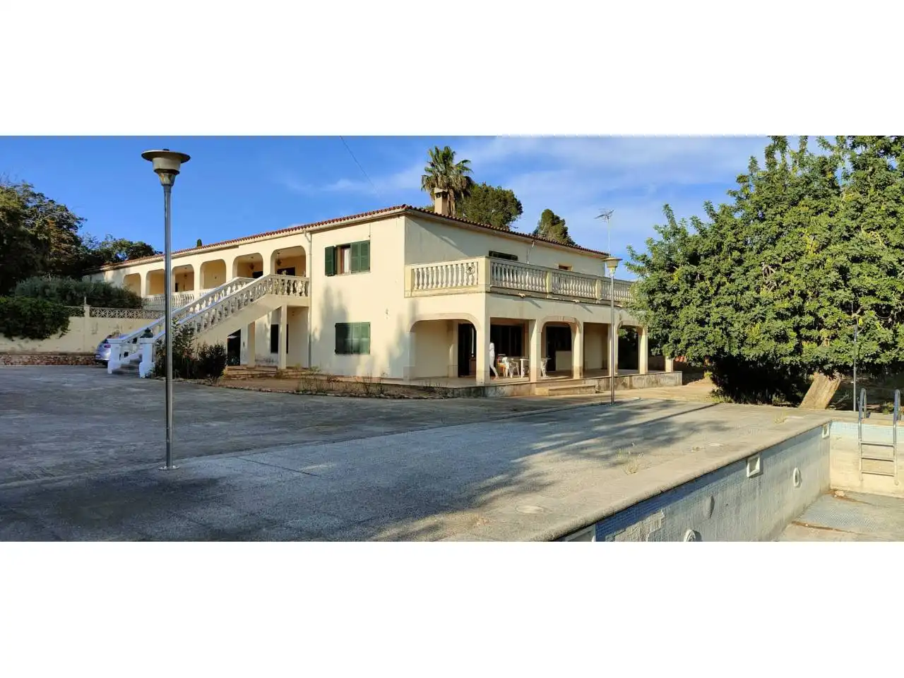 Außenansicht von Haus oder Chalet zum Verkauf in Bunyola mit Privatgarten, Terrasse und Schwimmbad