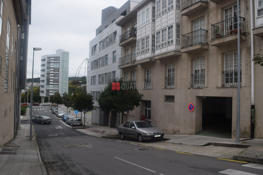 Außenansicht von Garage miete in Santiago de Compostela 