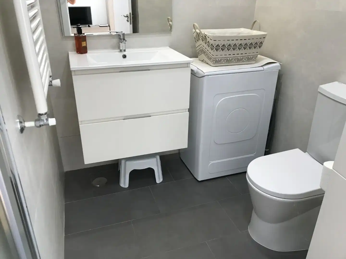 Badezimmer von Wohnung zur Miete in Madrid mit Klimaanlage, Heizung und Privatgarten