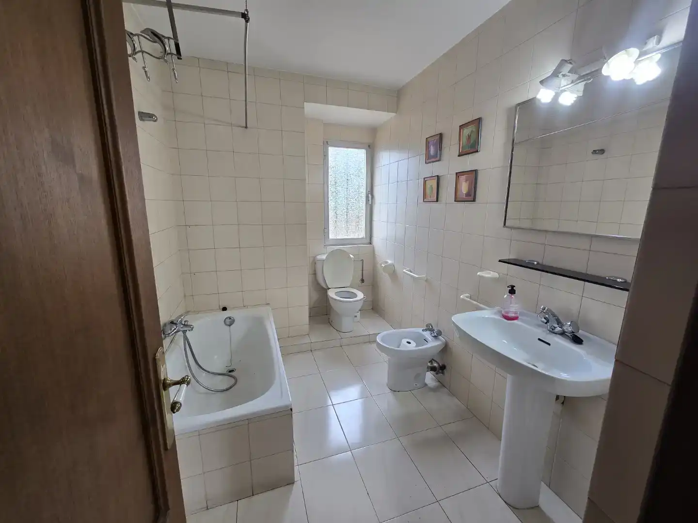 Bany de Casa o xalet en venda en Valle de Losa