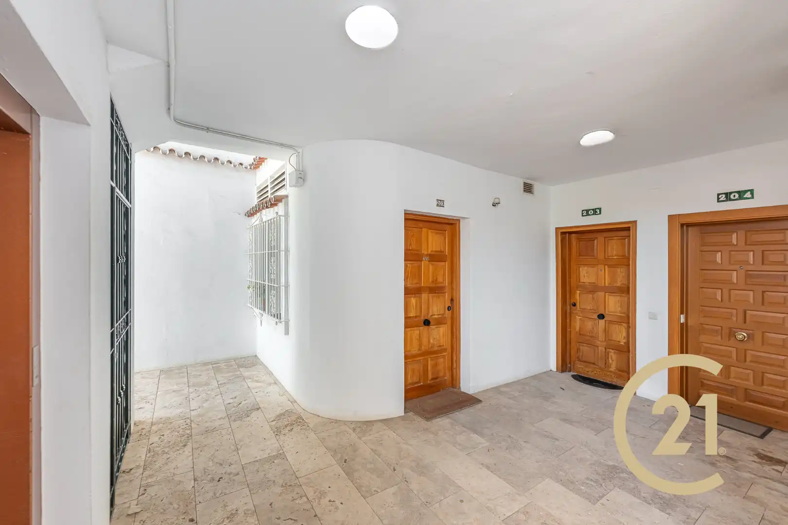 Planta baja en venta en Marbella con Aire acondicionado, Terraza y Amueblado