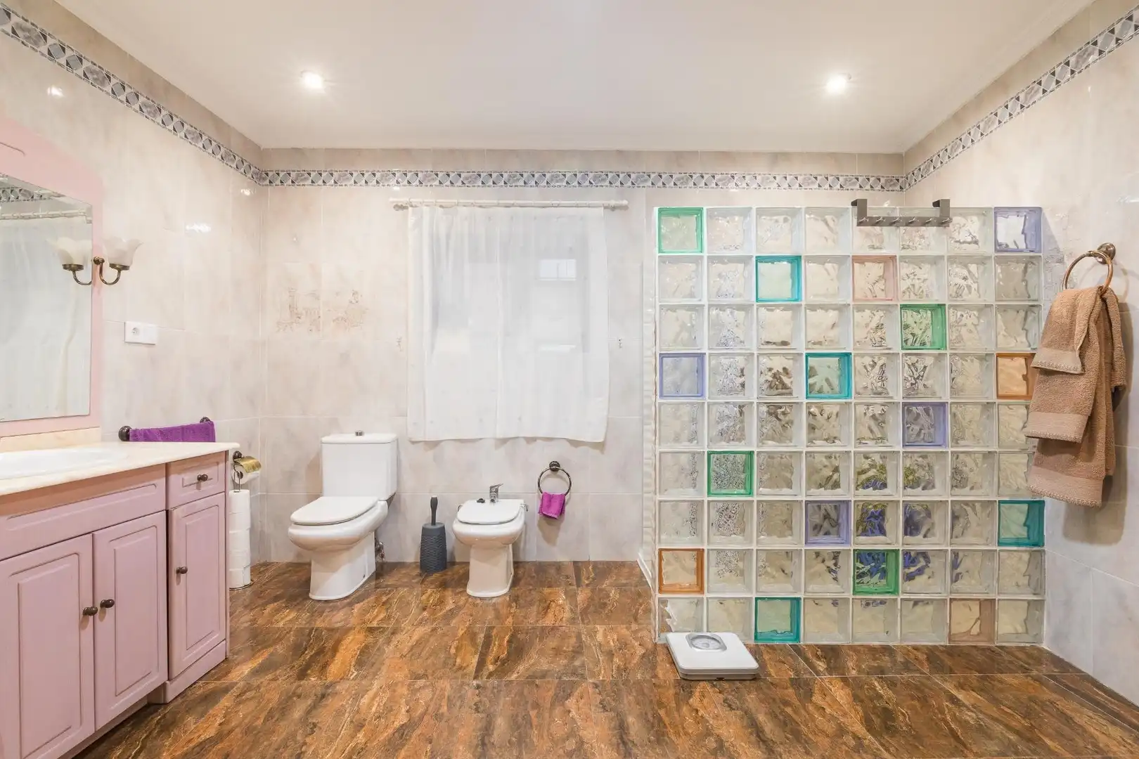 Badezimmer von Haus oder Chalet zum Verkauf in Elche / Elx mit Klimaanlage, Privatgarten und Terrasse