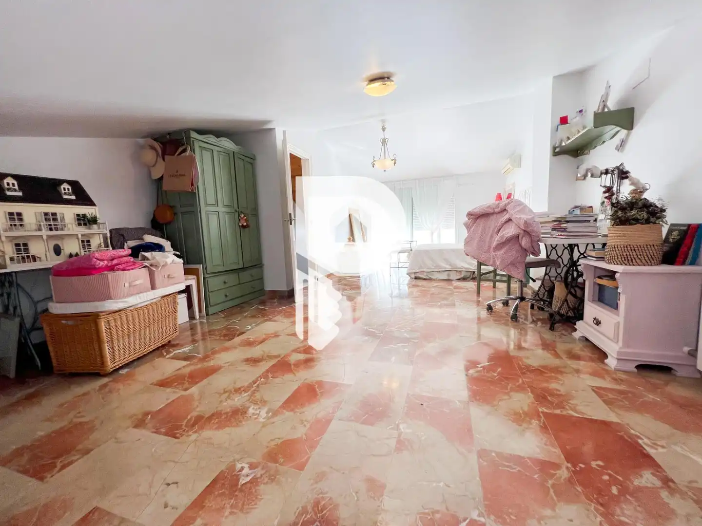 Sala d'estar de Casa adosada en venda en Sant Vicenç Dels Horts amb Aire condicionat, Calefacció i Terrassa