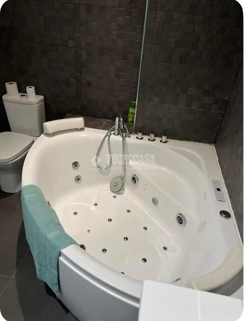 Baño de Piso de alquiler en Madrid con Balcón
