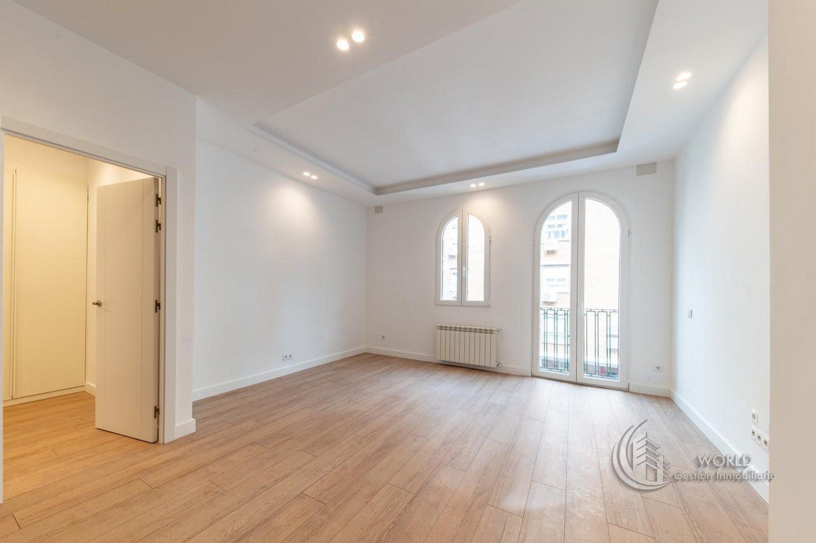 Living room of Flat for sale in  Madrid Capital  with Air Conditioner, Heating and Oven