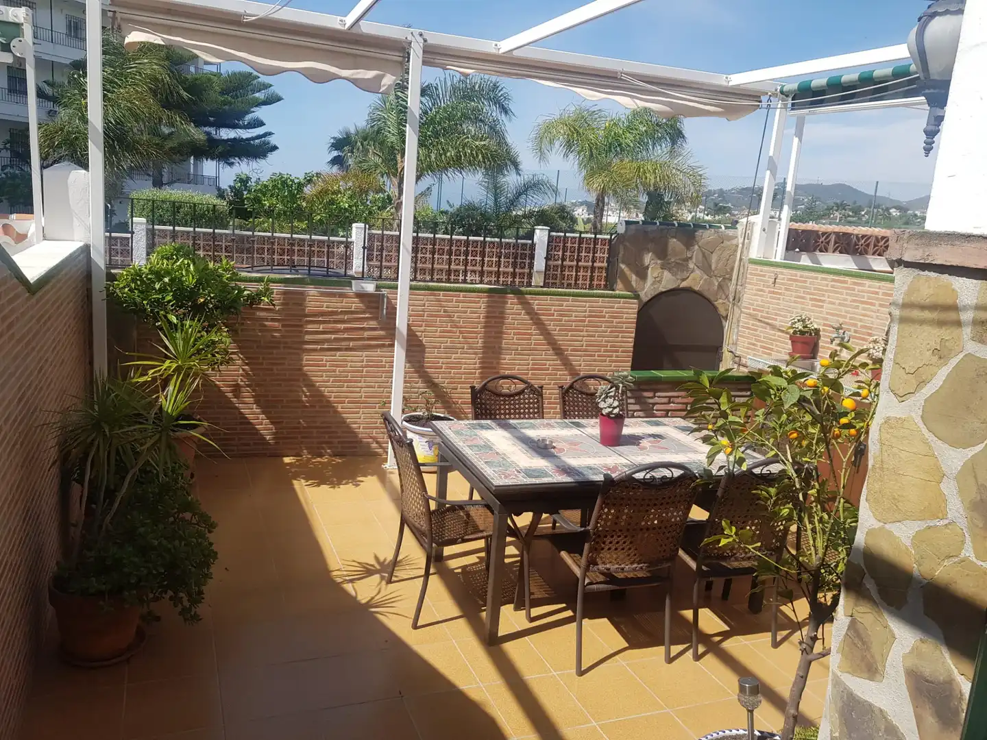 Terrasse von Einfamilien-Reihenhaus zum Verkauf in Nerja mit Klimaanlage, Heizung und Terrasse