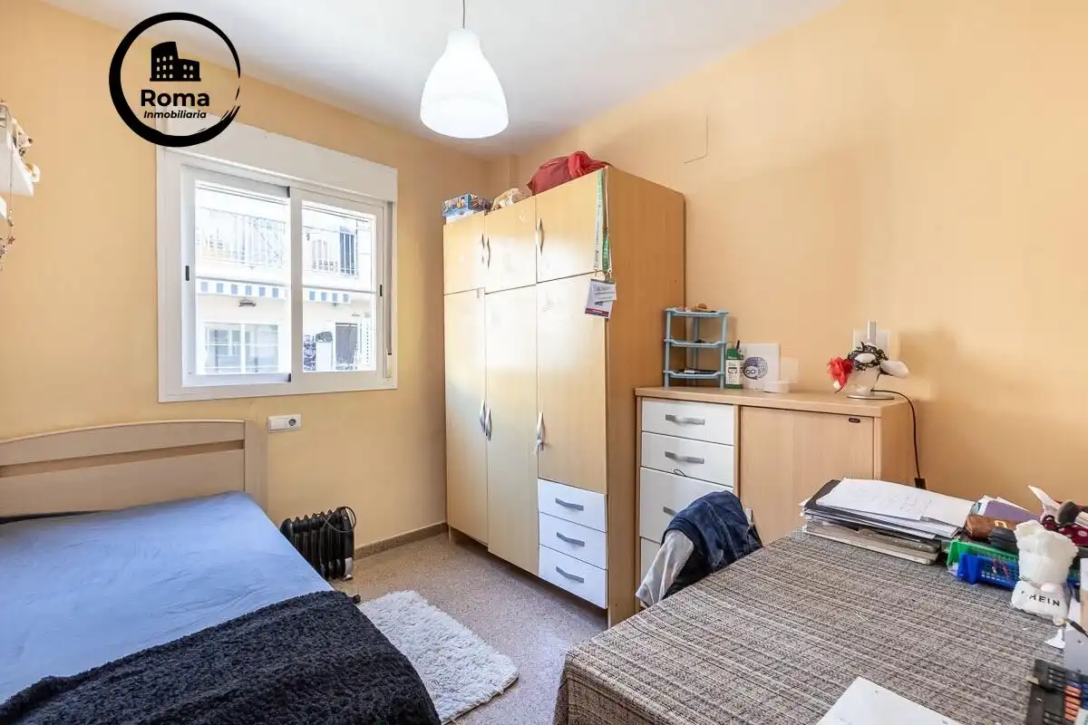 Habitación de Piso en venta en Las Gabias con Aire acondicionado, Balcón y Piscina comunitaria