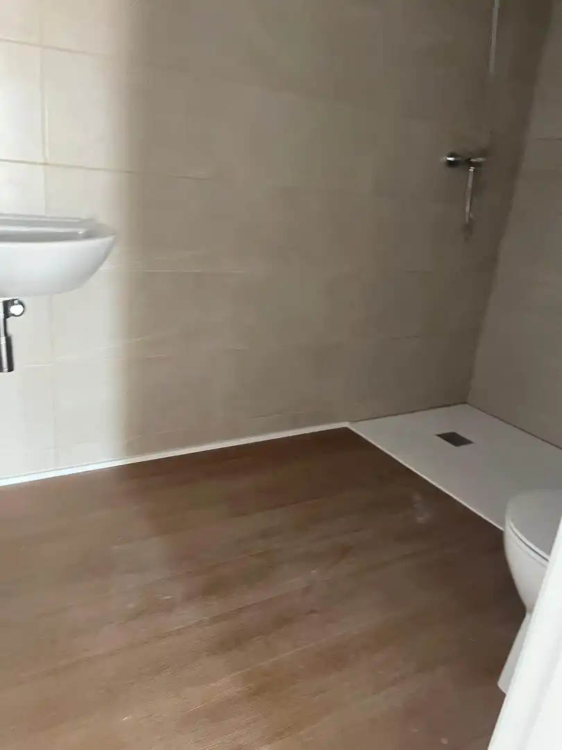 Badezimmer von Wohnung zum Verkauf in Castellón de la Plana / Castelló de la Plana mit Klimaanlage