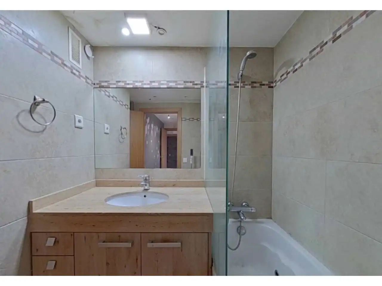 Bathroom of Flat for sale in Terrassa  with Heating and Terrace