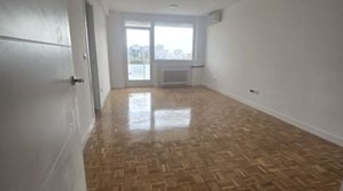 Photo 4 of Flat for rent in Calle de Mauricio Legendre, 36, Castilla, Madrid Capital