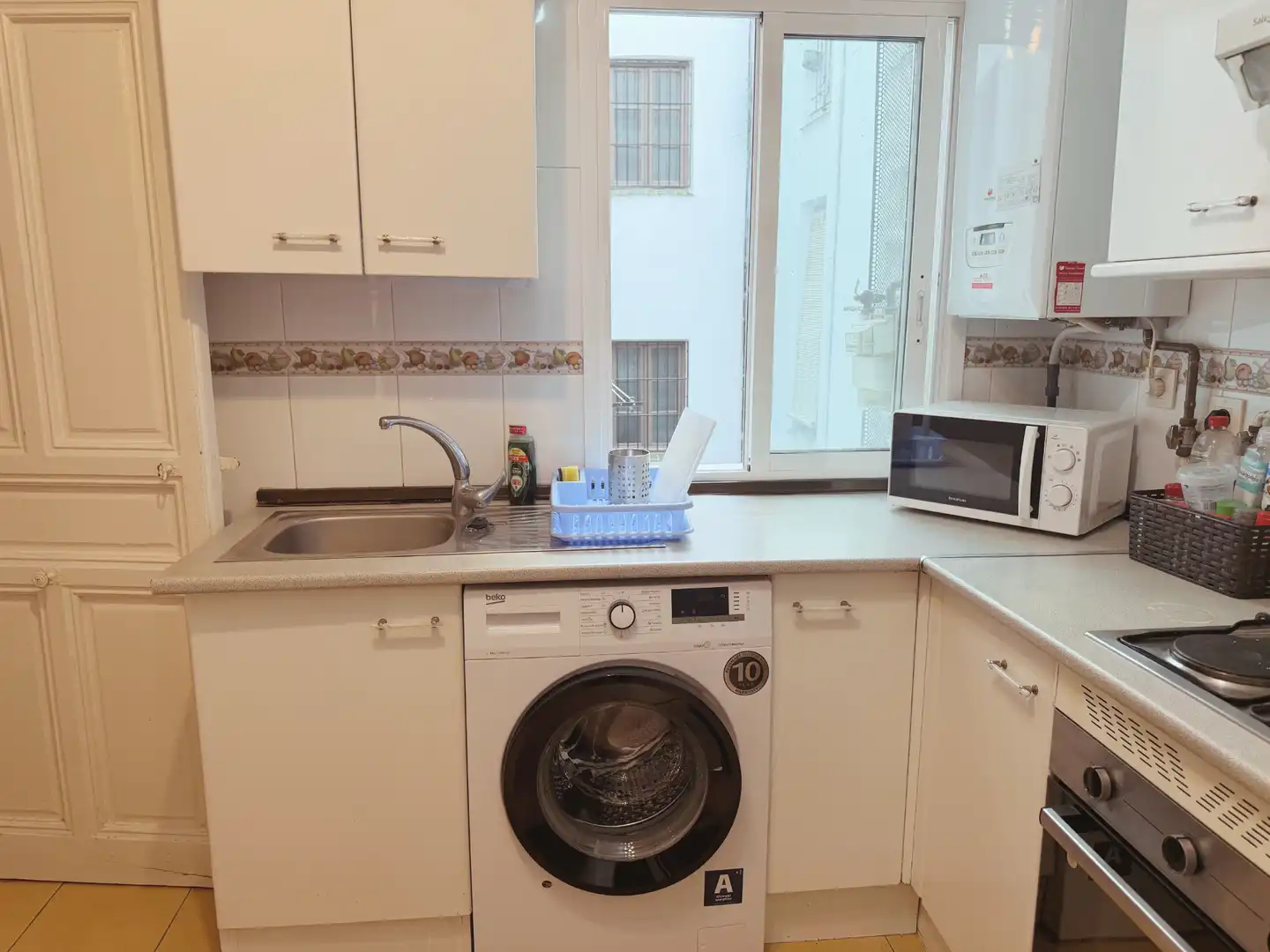 Küche von Wohnung zur Miete in Madrid mit Heizung, Abstellraum und Möbliert