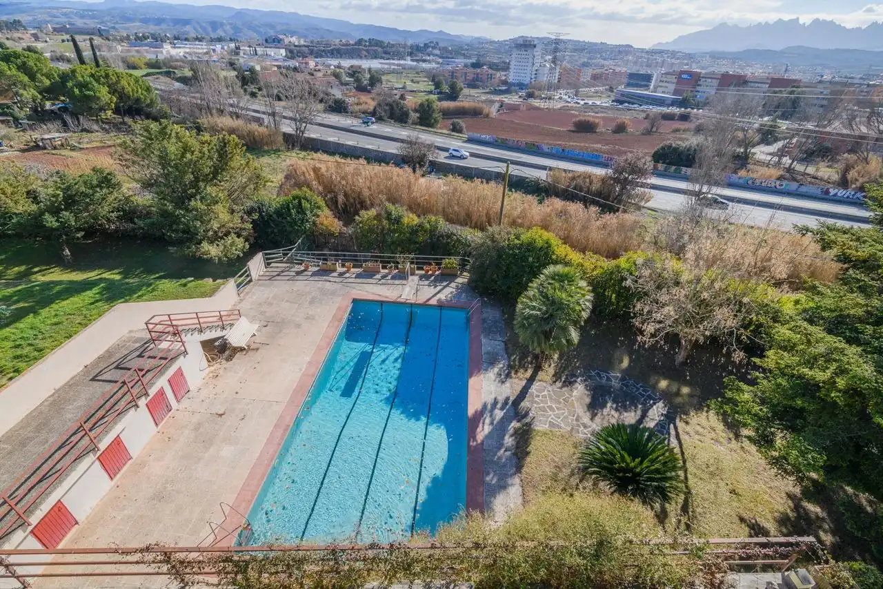 Swimming pool of Houses for sale in Manresa  with Air Conditioner, Heating and Private garden