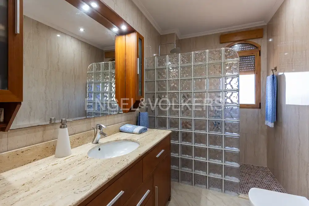 Baño de Casa o chalet en venta en Náquera con Aire acondicionado, Calefacción y Jardín privado