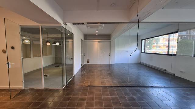 Oficina en Alquiler en Carrer de Ramon Turró en La Vila Olímpica del Poblenou