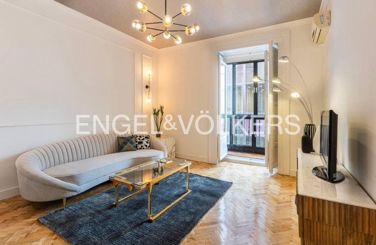Sala de estar de Apartamento de alquiler en  Madrid Capital con Aire acondicionado, Calefacción y Parquet
