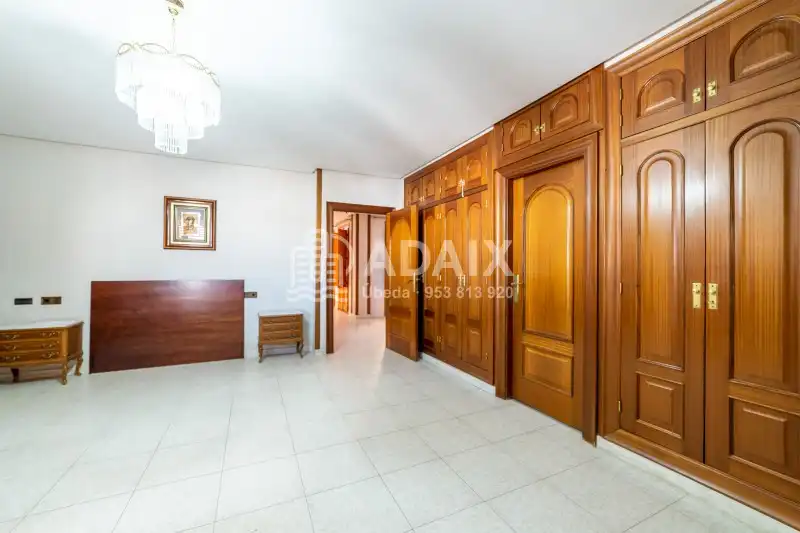 Schlafzimmer von Haus oder Chalet zum Verkauf in Úbeda mit Terrasse, Abstellraum und Balkon