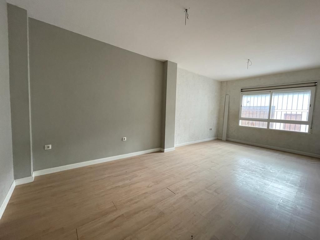 Living room of Flat for sale in Úbeda  with Parquet flooring and Terrace