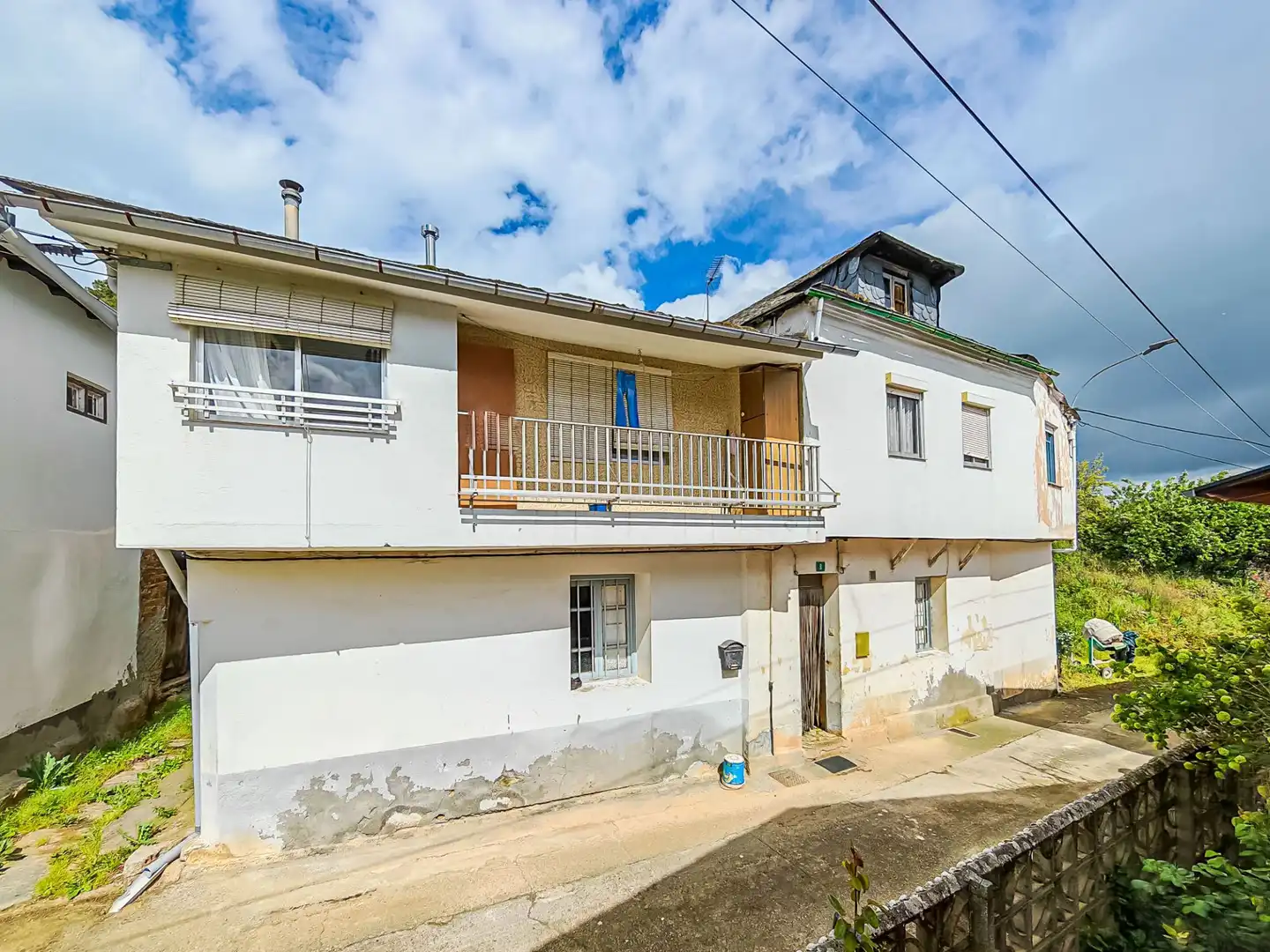Vista exterior de Casa o chalet en venta en Arganza con Calefacción