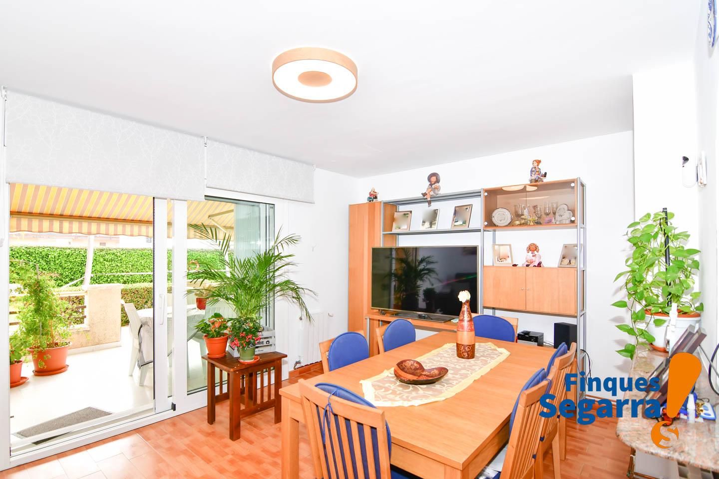 Esszimmer von Erdgeschoss zum Verkauf in El Vendrell mit Klimaanlage, Terrasse und Gemeinschaftspool