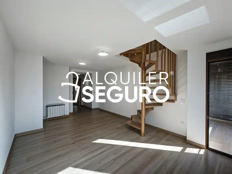 Sala d'estar de Àtic de lloguer en Las Rozas de Madrid amb Calefacció i Terrassa