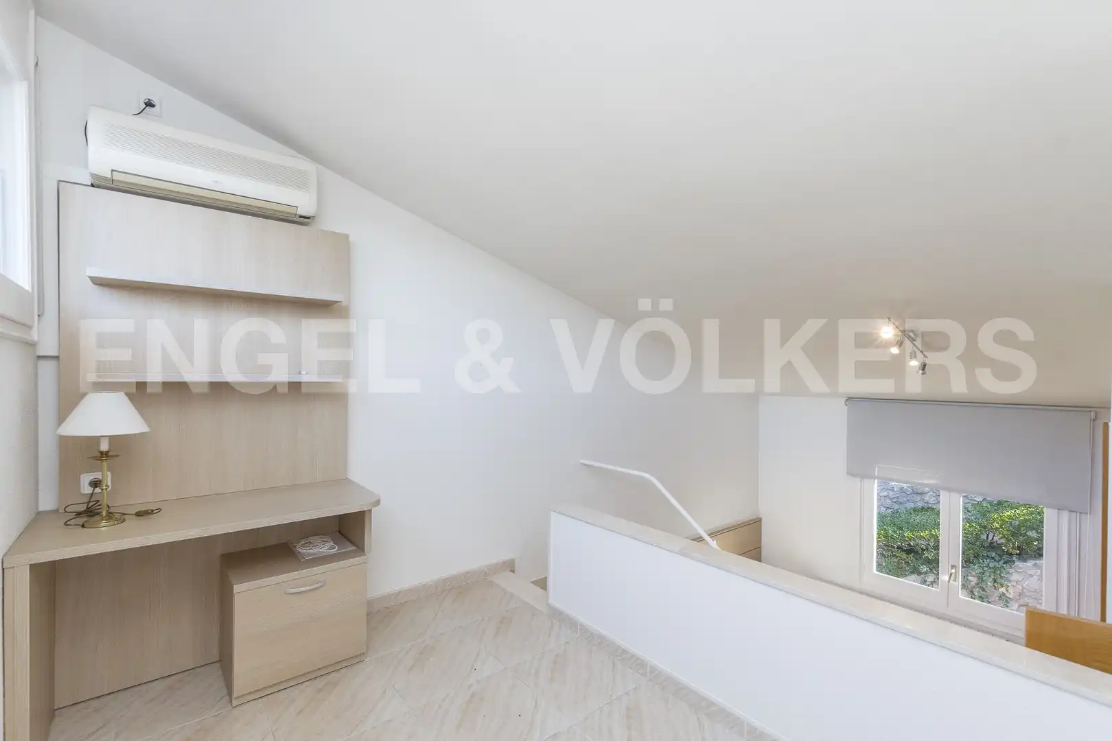 Terrassa de Casa o xalet en venda en Castelldefels amb Aire condicionat, Calefacció i Jardí privat