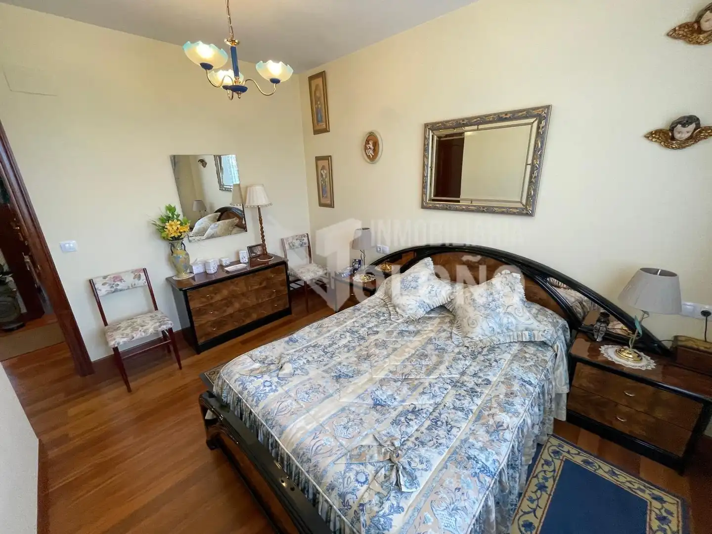 Habitación de Dúplex en venta en Castañares de Rioja con Calefacción, Parquet y Terraza