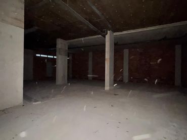 Local comercial en venta en Plaza Salesianos 6