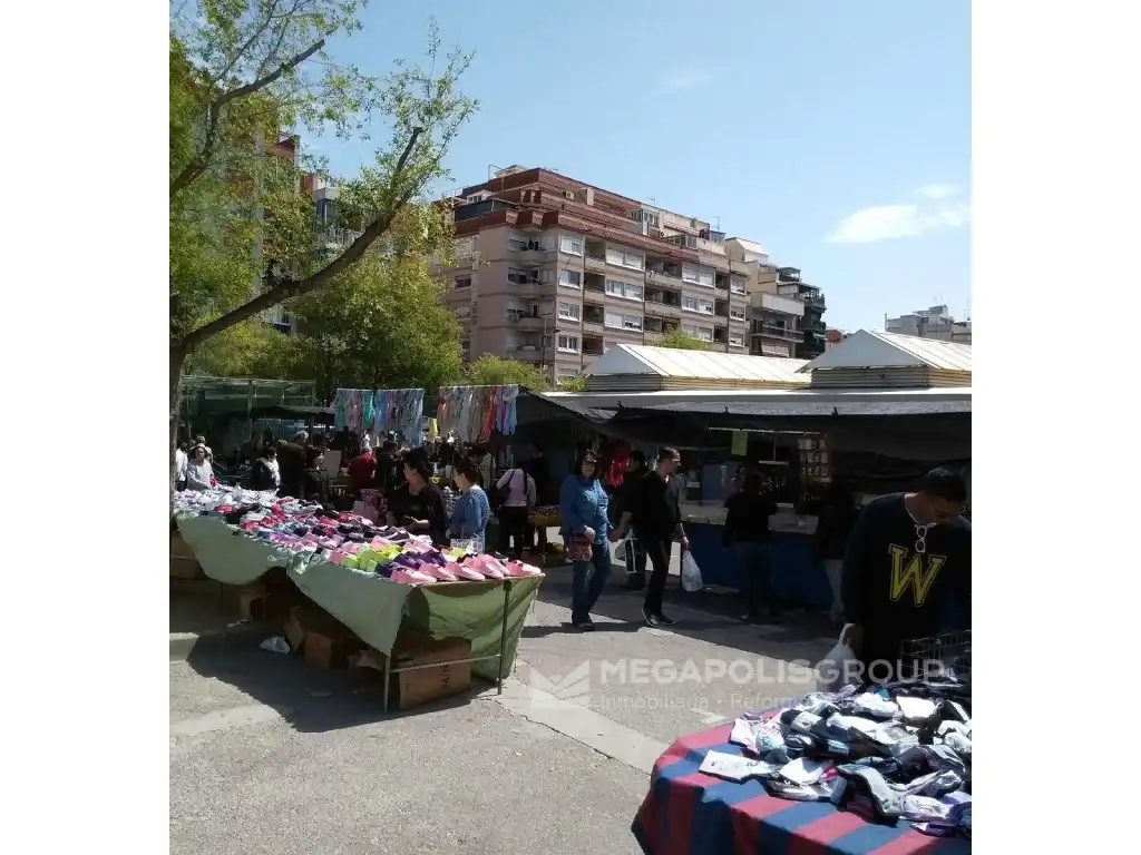 Exterior view of Flat for sale in L'Hospitalet de Llobregat